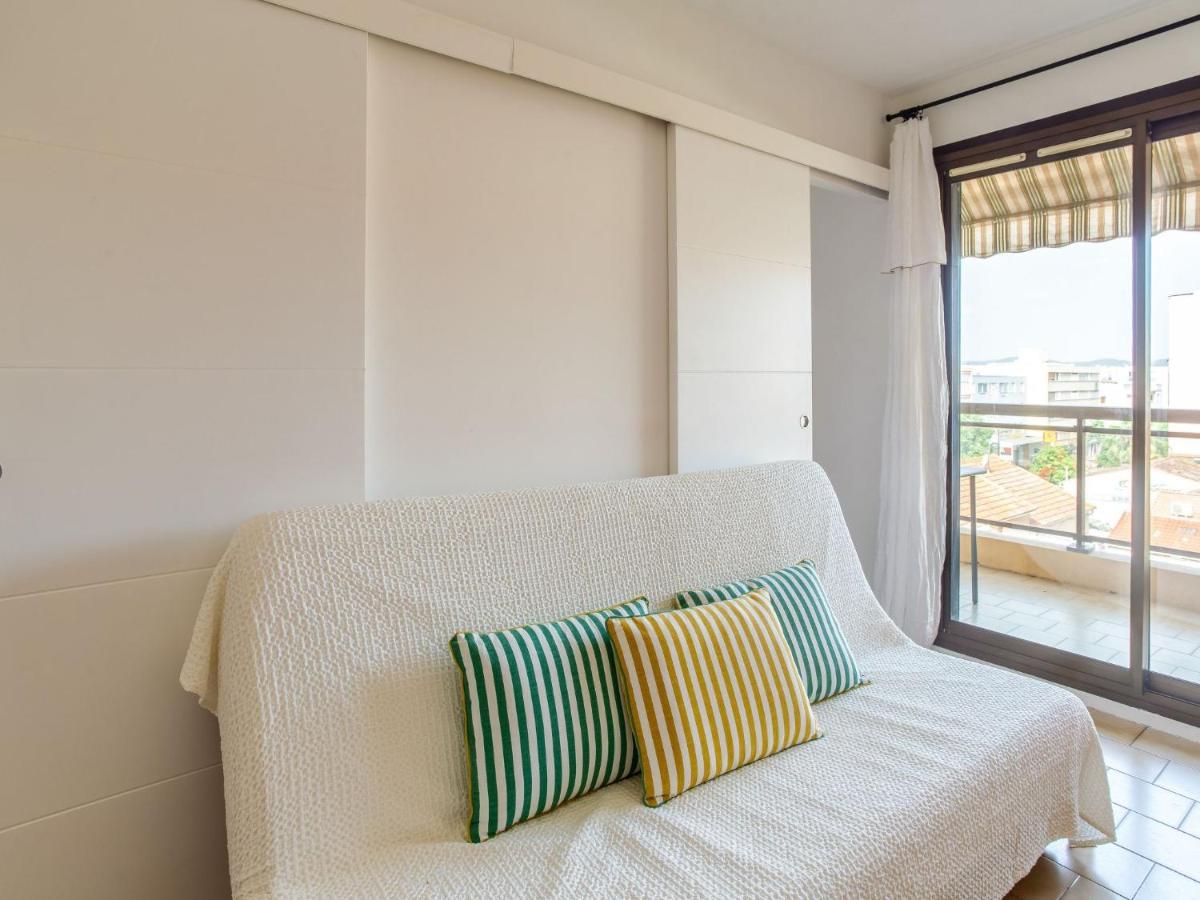Apartment Saint James-13 By Interhome Le Lavandou Exterior photo