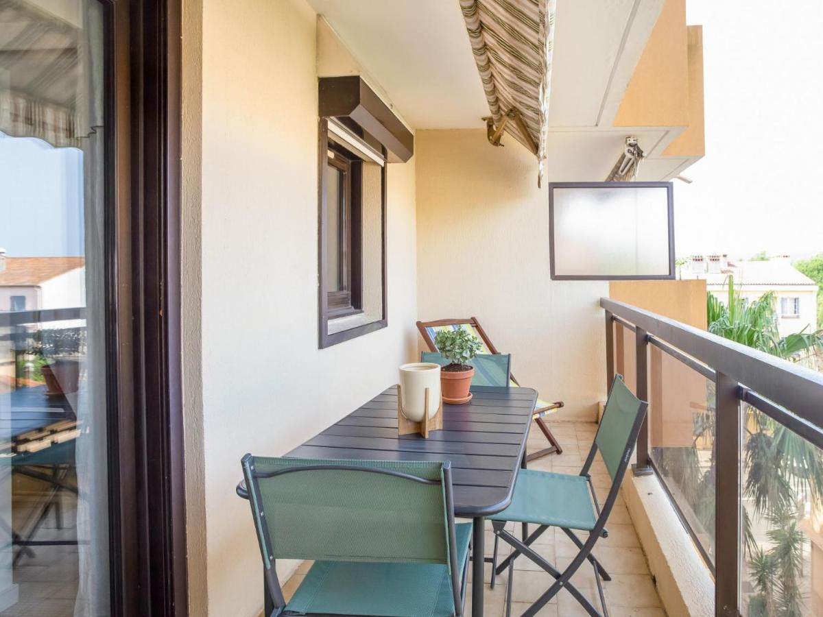Apartment Saint James-13 By Interhome Le Lavandou Exterior photo