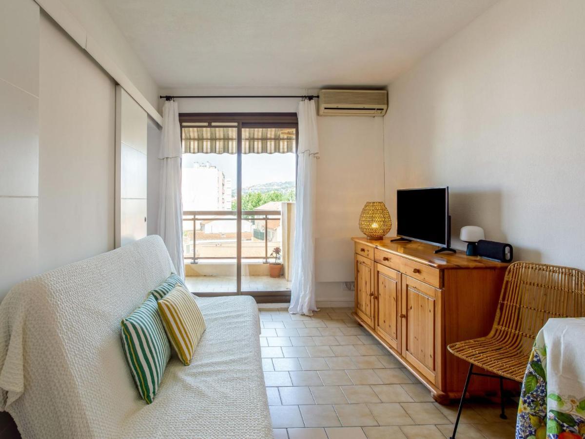 Apartment Saint James-13 By Interhome Le Lavandou Exterior photo